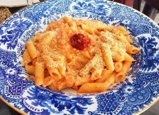 Vegans N’Roses, el vegano con sabor a Mediterráneo Vegans N’Roses, el vegano con sabor a Mediterráneo