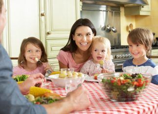 Consejos para empezar bien en la mesa con la alimentación sólida