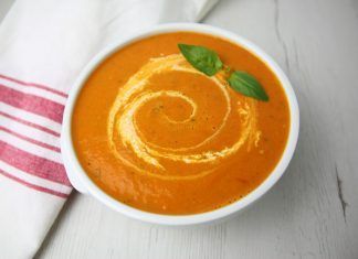 Receta: Sopa festiva de tomate y albahaca fresca