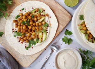 Receta: Fajitas de calabacín, garbanzos al curry y tofunesa Fajitas de calabacín
