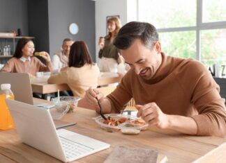 Tres almuerzos sanos en túper para comer en el trabajo