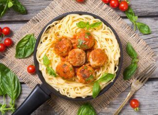 Receta: Albóndigas veganas con tomate frito y espaguetis Albóndigas veganas