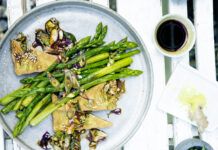 Receta: Ensalada de espárragos con filetes de tofu asados Ensalada de espárragos