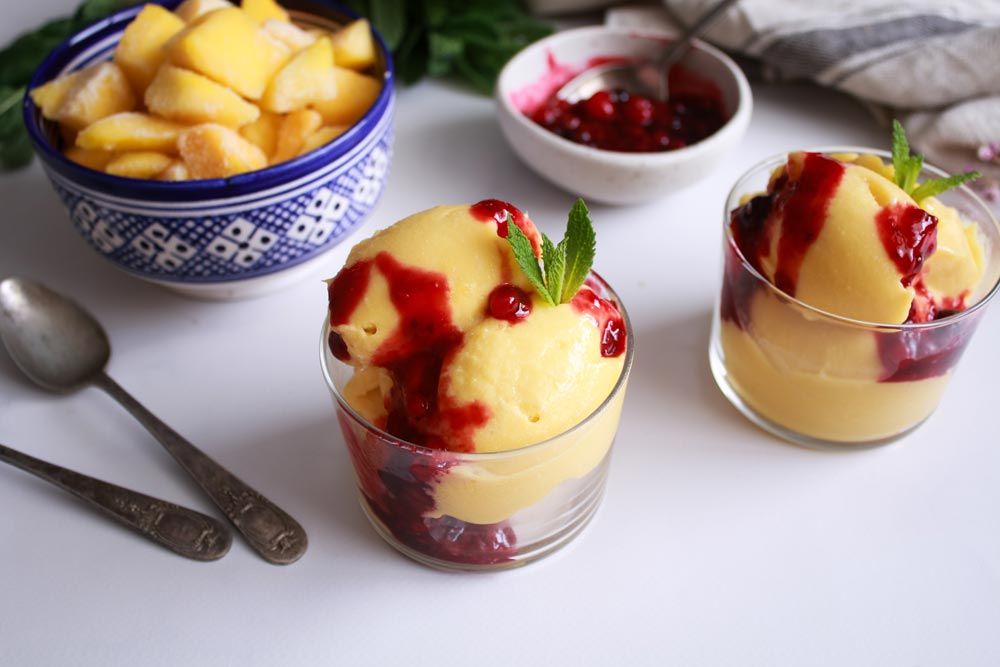 Helado de mango frutos rojos