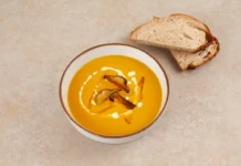 Receta: Sopa de calabaza con miso, tofu cremoso y setas shiitake crujientes Sopa de miso