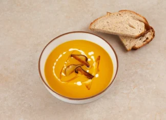 Receta: Sopa de calabaza con miso, tofu cremoso y setas shiitake crujientes Sopa de miso