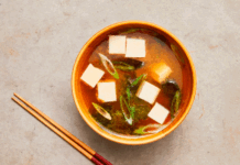 Receta: Sopa de miso clásica con tofu sedoso Miso-Soup-with-Silken-Tofu