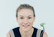 Un macroestudio europeo sitúa a la proteína vegetal como la opción más saludable frente a la carne Smiling attractive woman being on diet